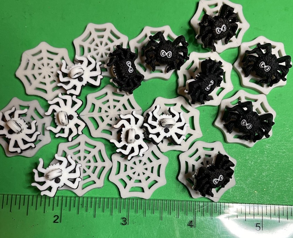 (13) NEW 3/4" SPIDER BUTTON & 1" WEB FLAT-BACK PLASTIC HALLOWEEN CRAFT PIECES-H1