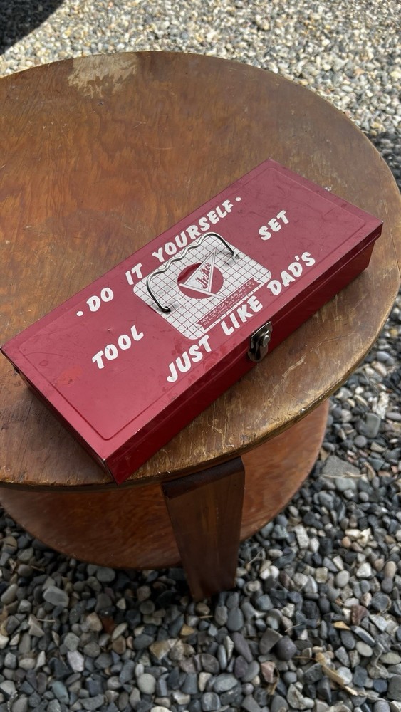 Vintage Jr. Ace Do It Yourself Tool Box