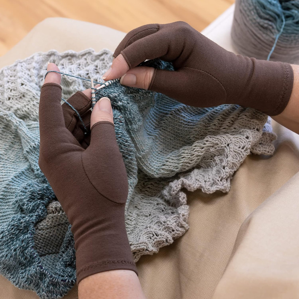 82309 Crafters Comfort Glove-Medium