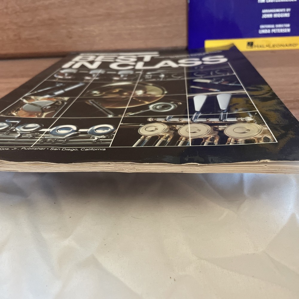 Best in Class Book 1 Clarinet: & Essential Elements: Bb Clarinet Book 1