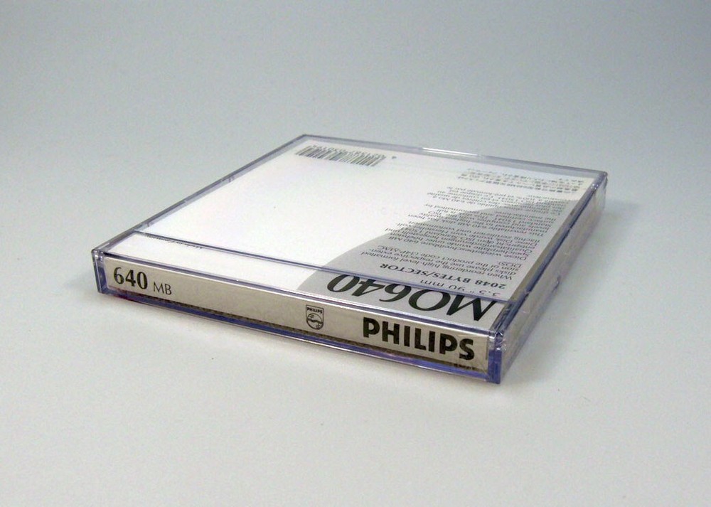 1x Unopened philips 3.5inch 640MB Rewritable MO Disk / unformatting
