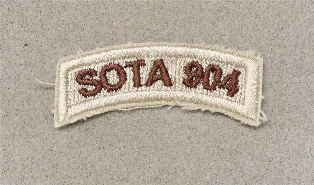 Army patch 6449: Special Operations Team A-904 (Special Forces) - cut edge, tan