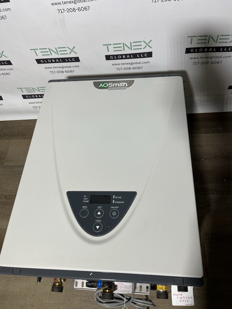 AO Smith Indoor Tankless Water Heater 160k BTU Natural Gas ( B-7 #1697)
