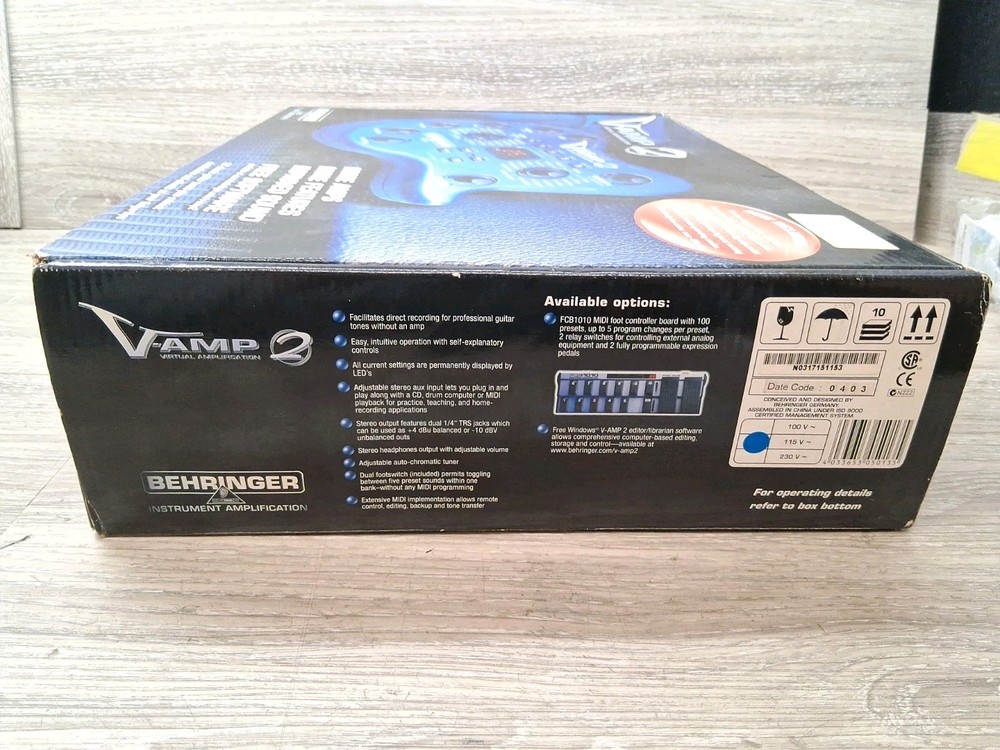Behringer V-AMP 2 Virtual Guitar Amplifier Effects Processor w/ Footswitch & Bag