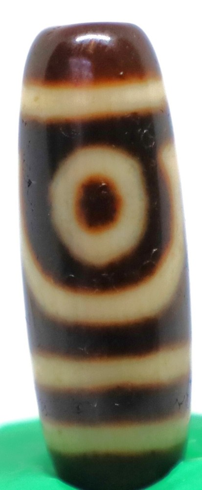 beautiful ancient two eyes agate bead size 30.2mm/10.7mm
