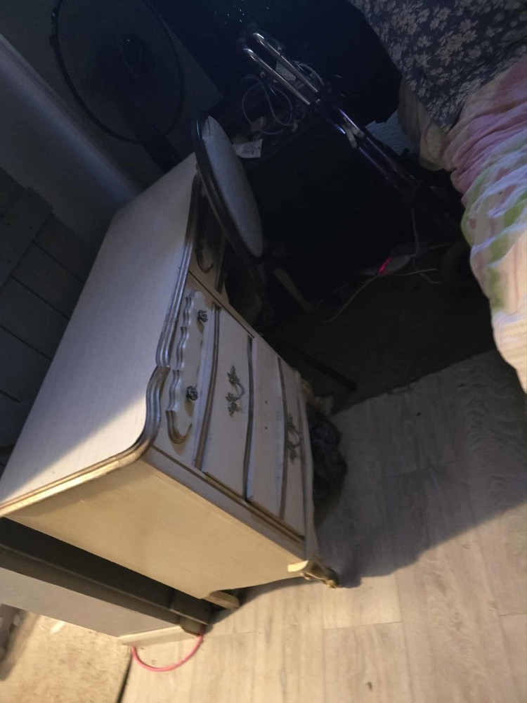 Antique Vanity With No Marrior