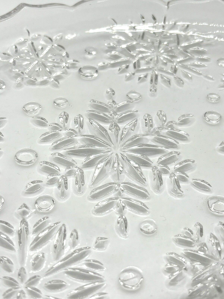 Mikasa Snowflake Sweet Dish 9.5"
