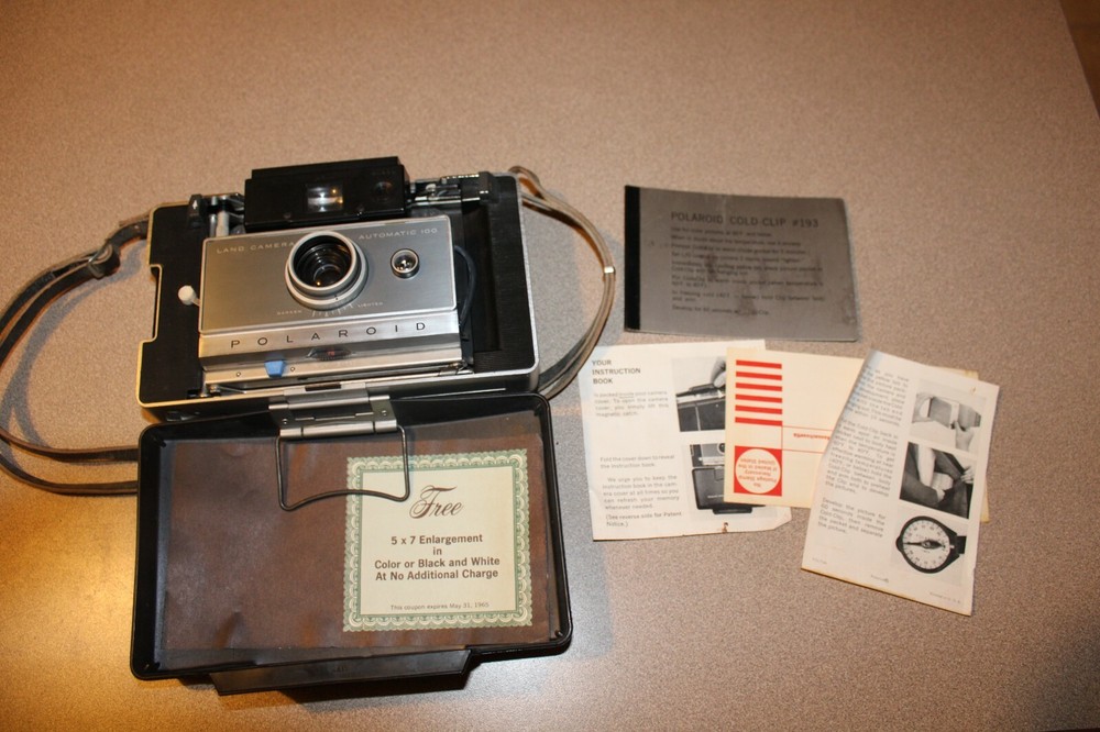 Vintage Polaroid Automatic 100 Land Camera