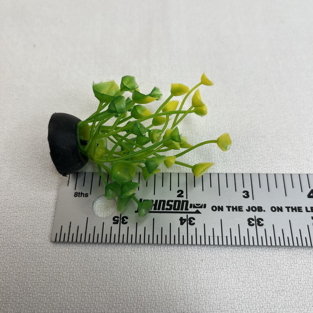 4 PC Xunyee Plastic Aquarium Plants
