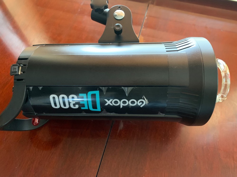 godox de300 studio flash