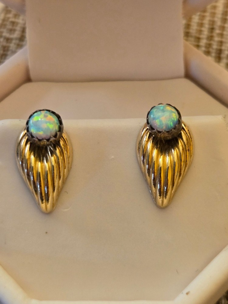 Vintage Gold-Tone Opal Stud Earrings With Leaf Design
