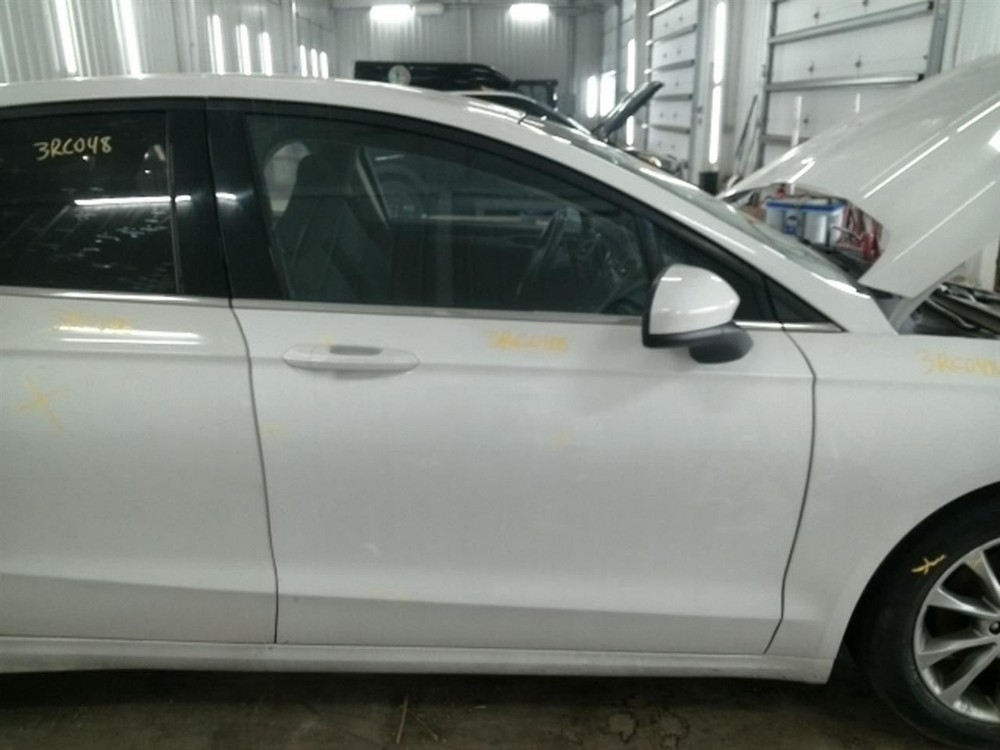 FUSION 2017 High Mounted Stop Light 104824032