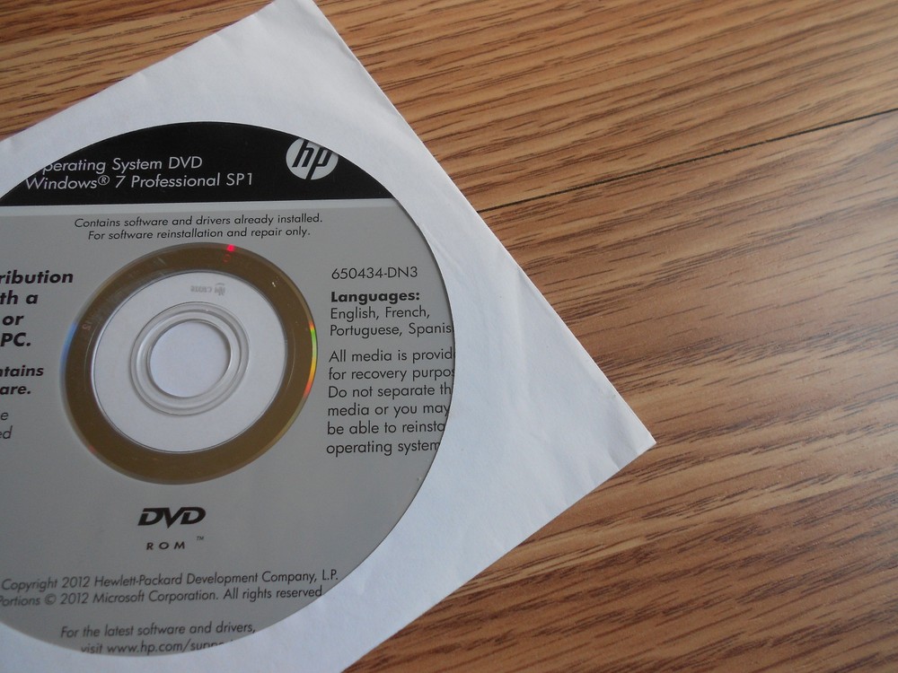 HP Compaq Windows 7 Professional SP1 64-Bit DVD System Recovery Media Software
