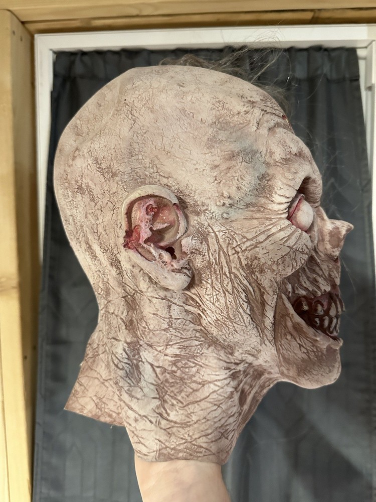 DonPost Studios 2011 He B Jeebie Mask Sample