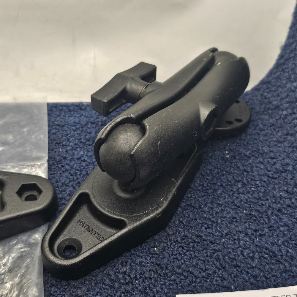 RAM MOUNTS RAM-101U-247-4: RAM 4" Square Rail Mount With Round Base