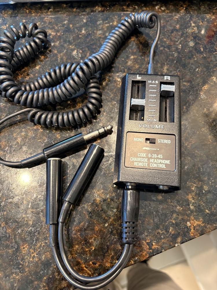 Kmart Code 6-39-45 Chairside Headphone Mono/Stereo Remote Control / Untested