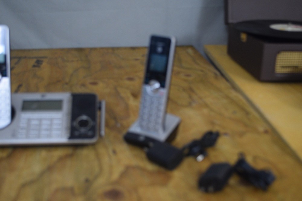 AT&T Cordless Phone System Silver 4 Handsets CLP99387 Answer Machine Bluetooth