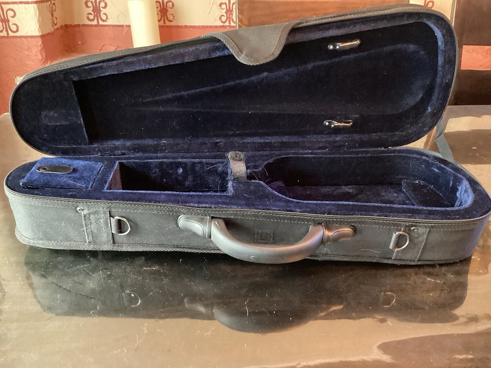 Classical Strings Violin 2019 Model VL70 Size 1/4 with Case & Bow Excellent