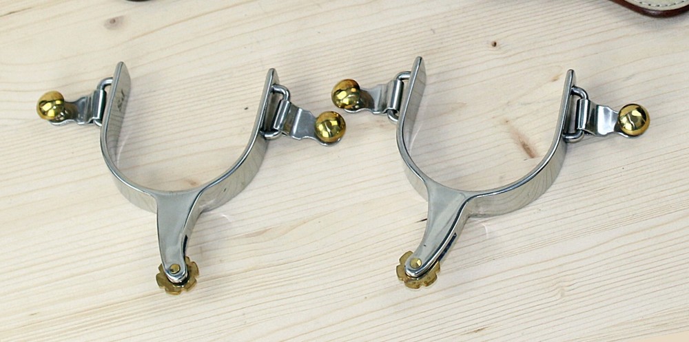 Western Spurs Curved Stem with Horizontal Wheel