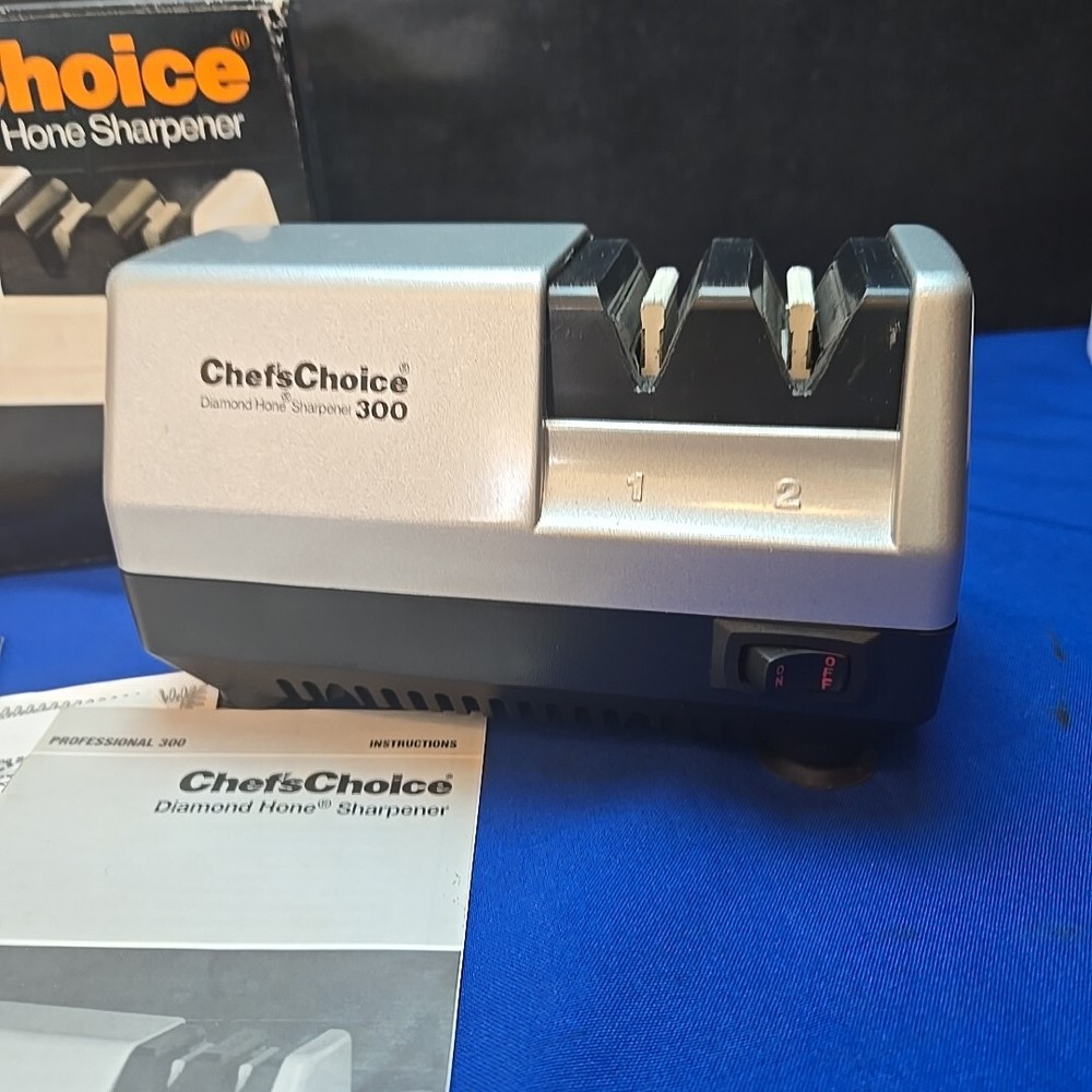 CHEFS CHOICE Model 300 Diamond Hone Knife Sharpener