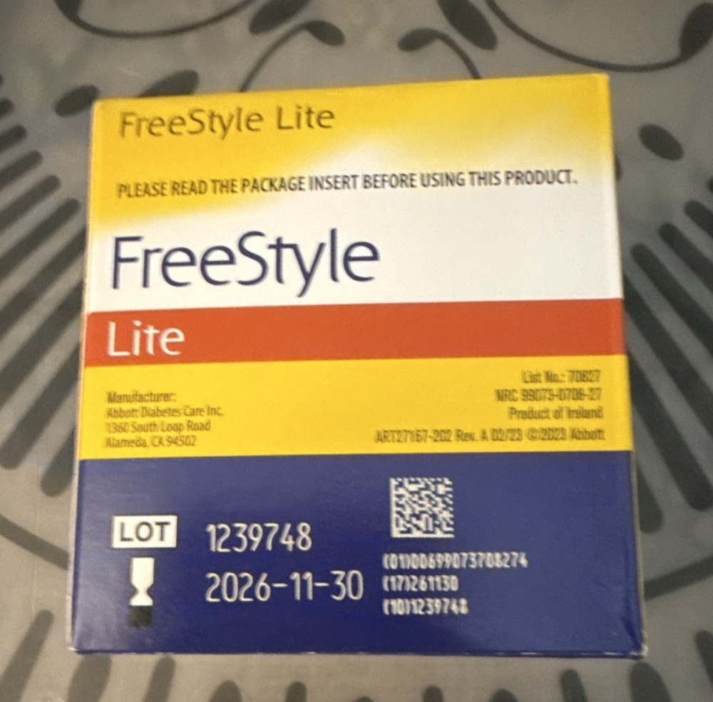 FreeStyle Lite Blood Glucose Test Strips 100 Ct No Coding Exp 2026-11-30