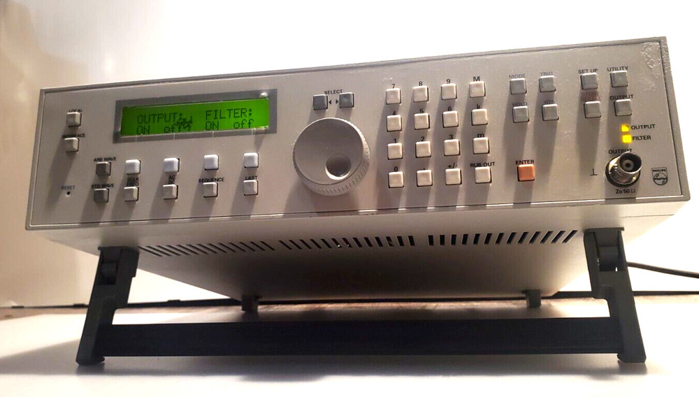 Fluke Philips PM 5150 ARBITRARY WAVEFORM GENERATOR 20 MS/s