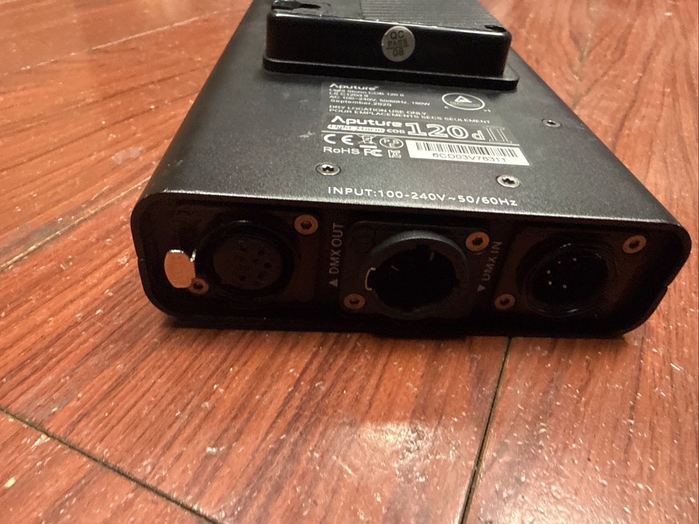 Apurture Light Storm COB 120 DII / NO BATTERY