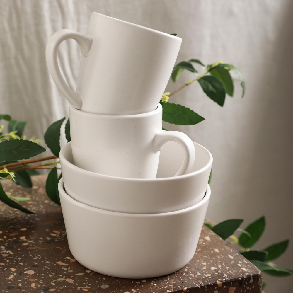 Dinnerware Set for 4 - 16 Pieces Including Plates, Bowls, and Mugs