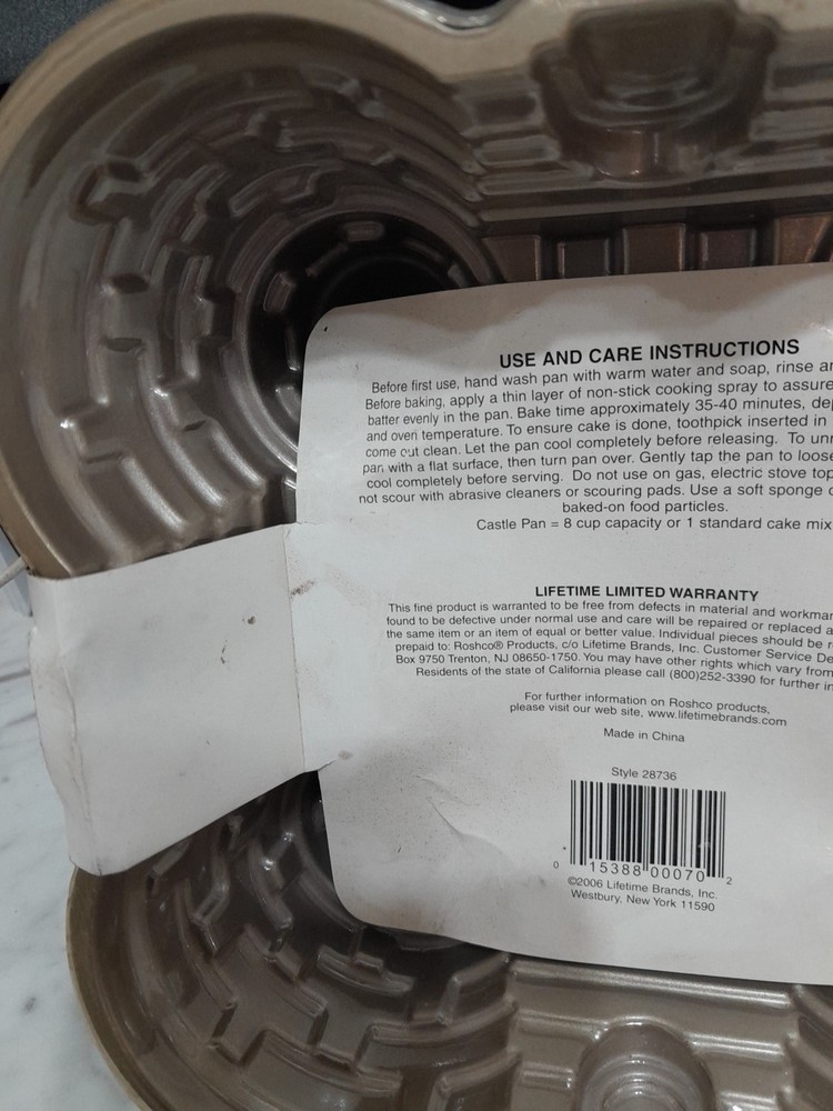 Castle Cake Pan NWT Non Stick Aluminum Bakeware 8-cup Capacity