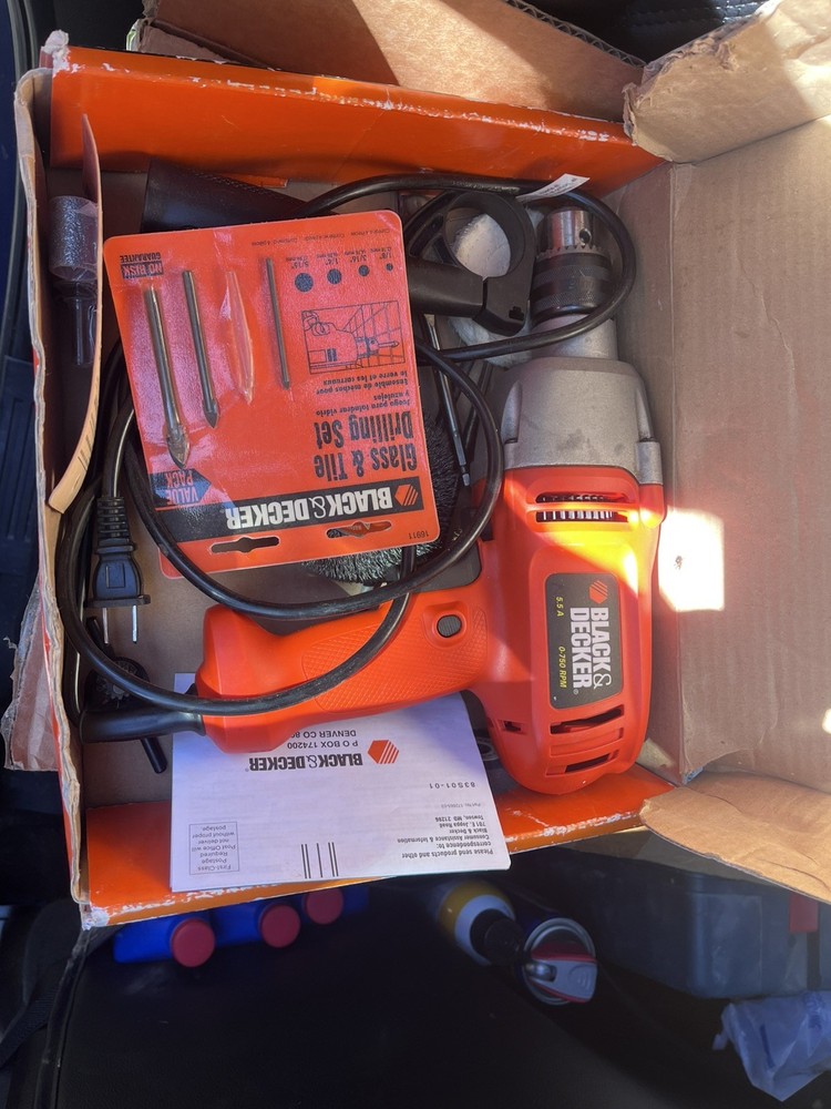 BLACK & DECKER  1/2" HEAVY DUTY VSR DRILL /  DRIVER  MODEL DR501