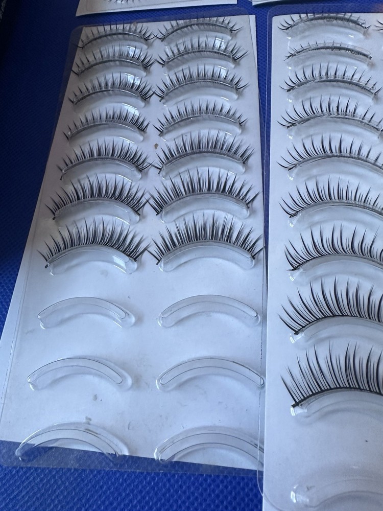 #A19 Lot of false eyelashes