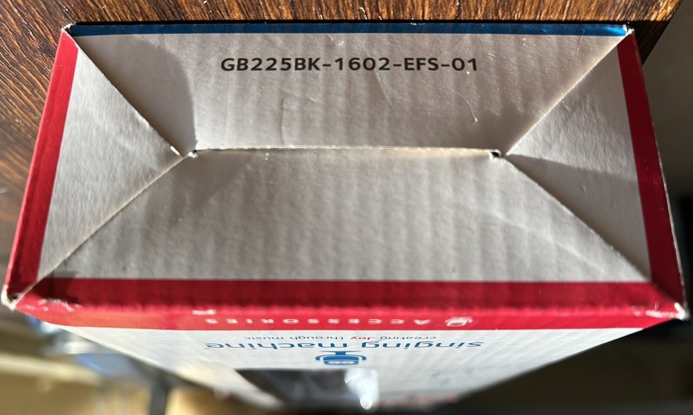 Singing Machine Light Up Multicolor Wired Microphone Synchronized LED Lights NEW