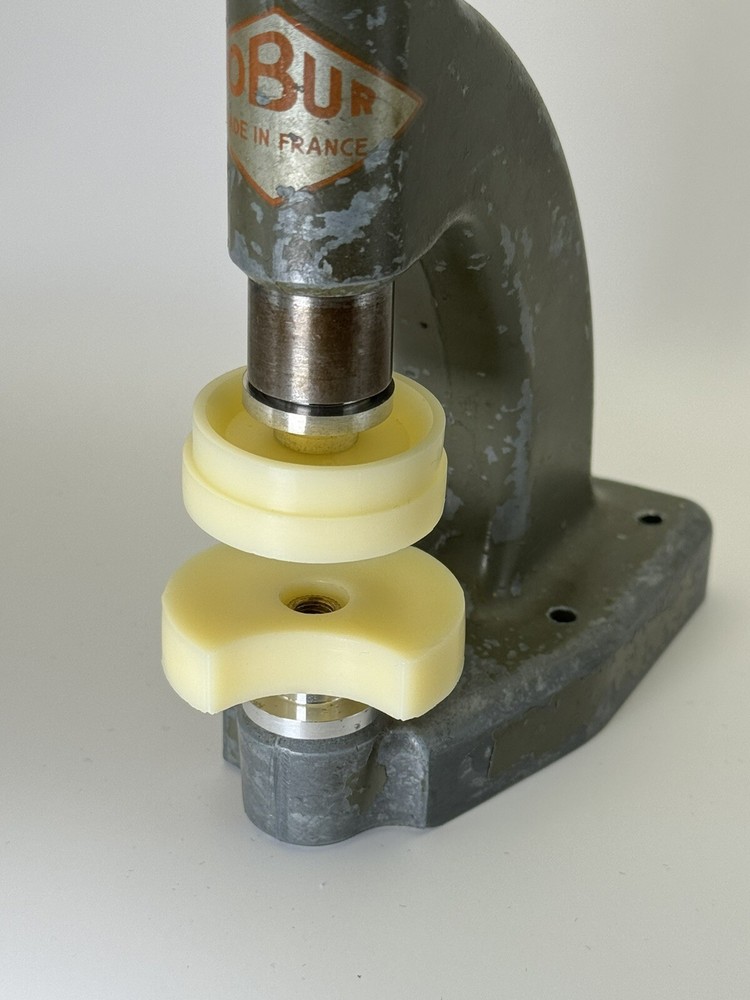 Robur Press Adapter For Nylon Or Other M6/Bergeon Type Threaded Dies