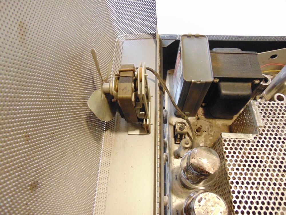 Hallicrafters HT-32 Ham Radio Transmitter