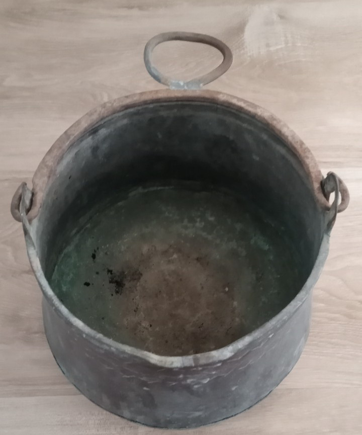Antique Copper Pot w/Handle