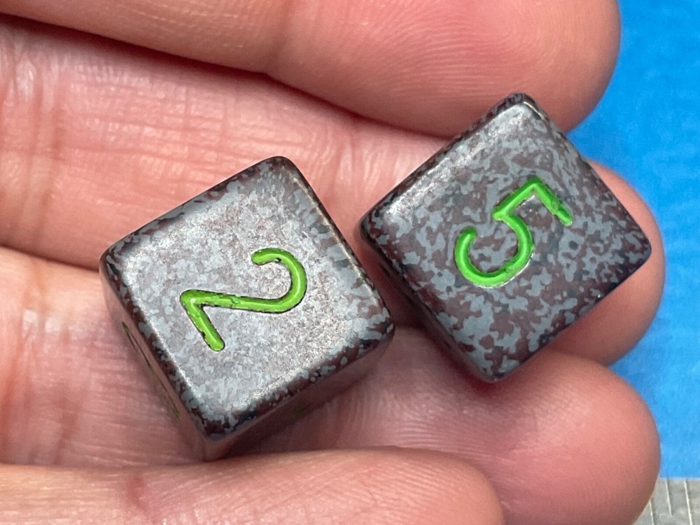 BEAUTIFUL PAIR OF NUMBERED DICE —S-2-
