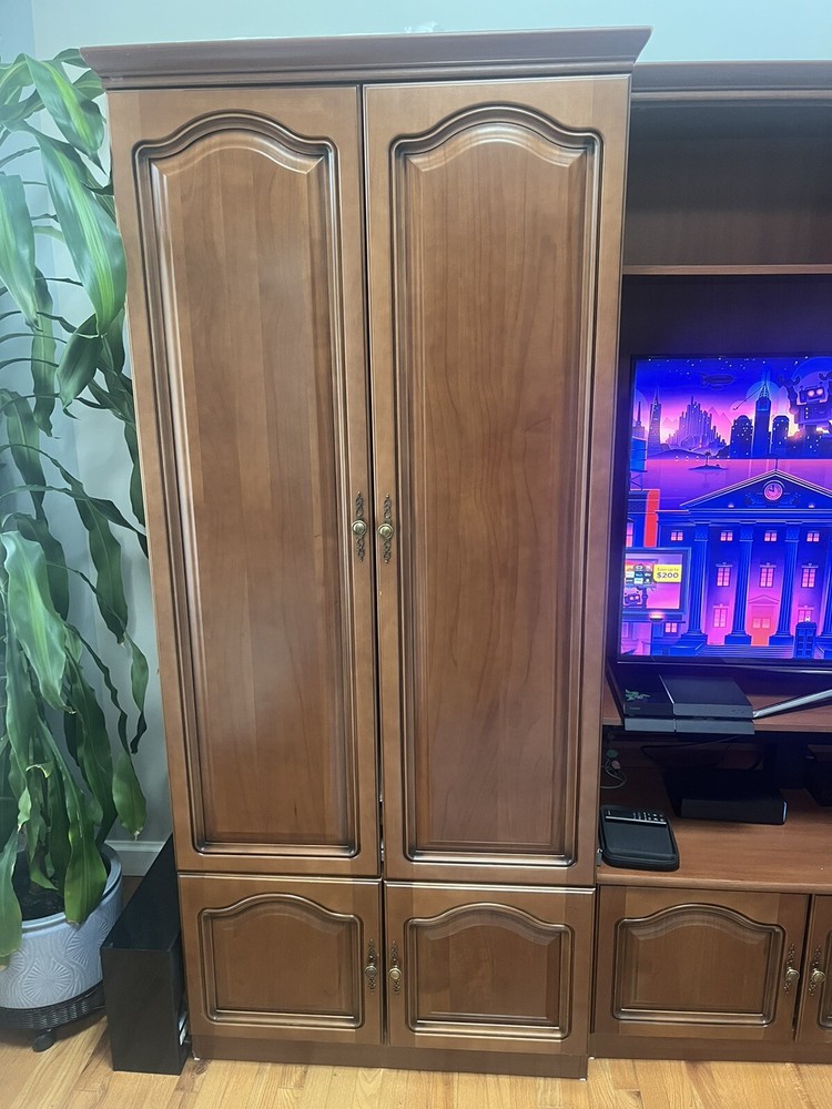 Large used TV Console Great Condition