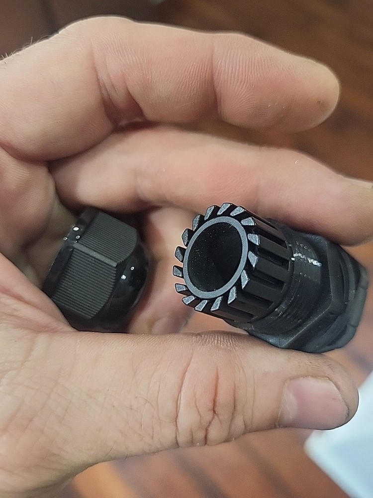 (10)NPT 3/8 Cable Gland Waterproof Adjustable Cable Nylon Connector