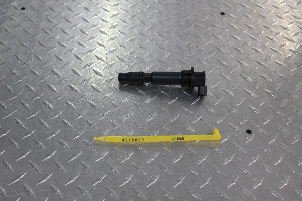 2011 TRIUMPH SPEED TRIPLE IGNITION COIL SPARK PLUG CAP