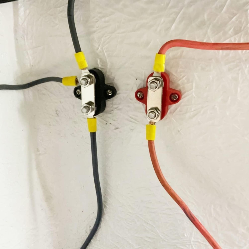 200A Dual Studs Power Distribution Block - Reliable Battery Junction Post