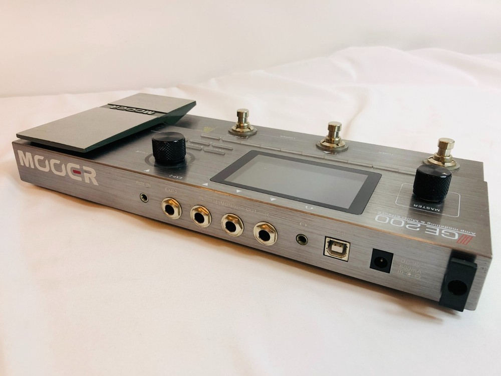 Mooer GE-200 Amp Modeling Electric Guitar Digital Multi-Effects Processor Pedal