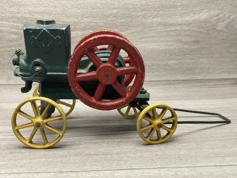 VINTAGE MODEL HIT MISS ENGINE Irvin Models