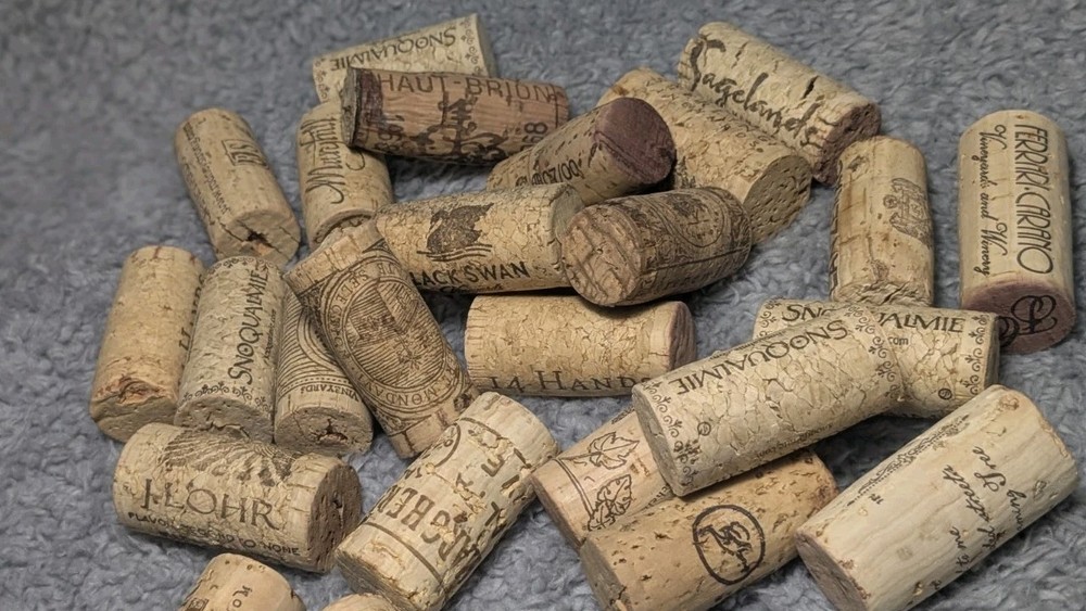 Wine Cork Lot (25) Assorted Wine Corks Craft Fun Fast Ship