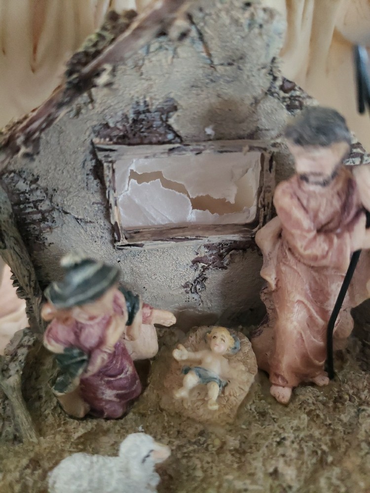 Sculptured Angel Night Light With Nativity Scene