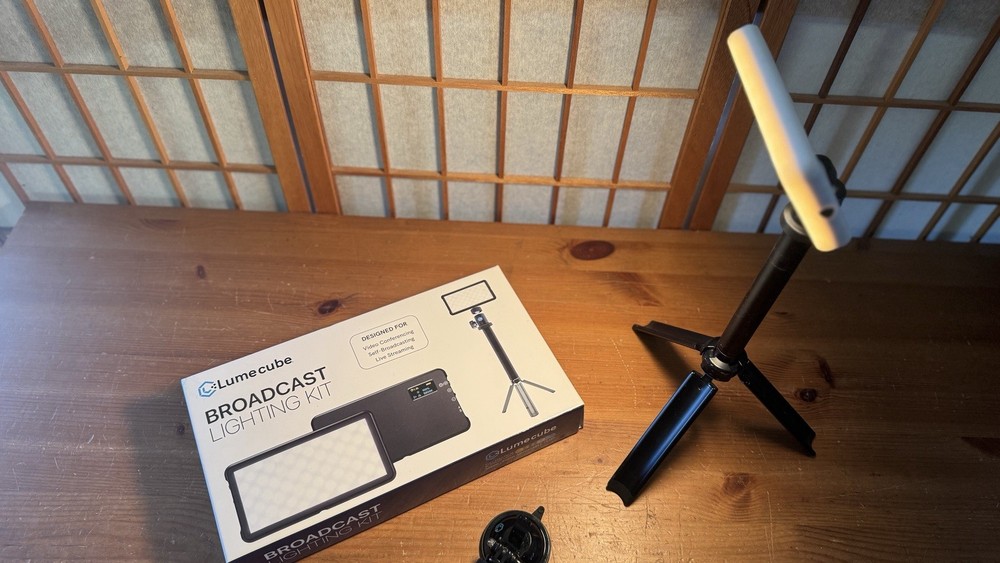 LED Mini Panel / Lume Cube LC-BLK Broadcast Desktop Lighting Kit.