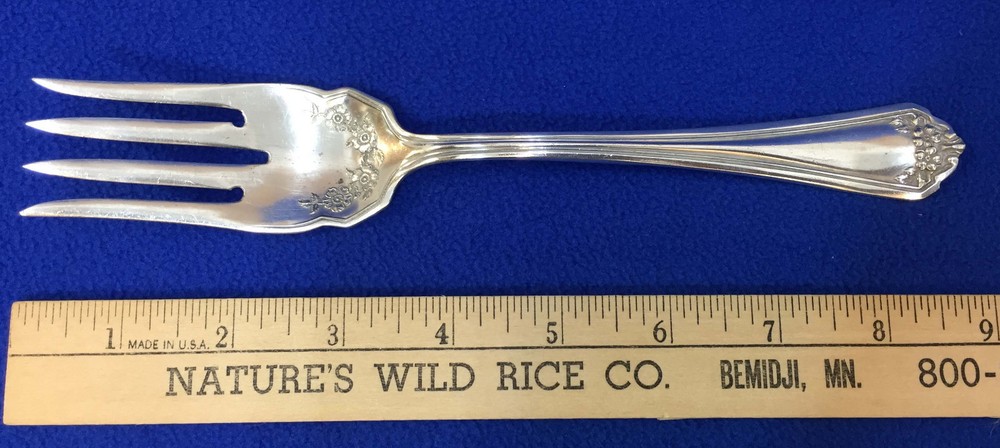 Meat Serving Fork Rogers Kensington Pattern Silverplate Vintage 8 1/2" Long