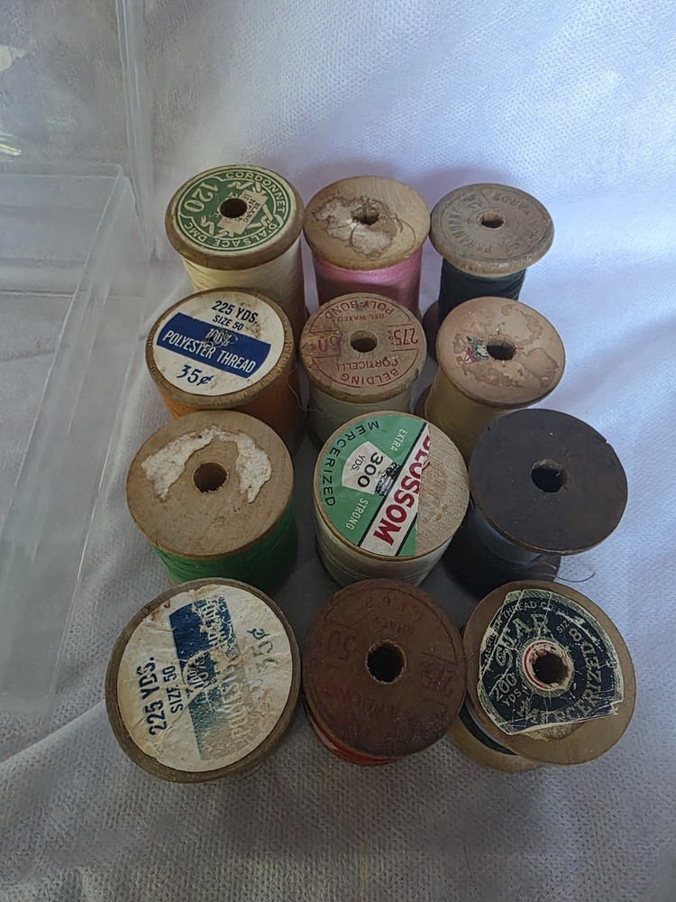 vintage mid century Box With Thread 53 spools of thread