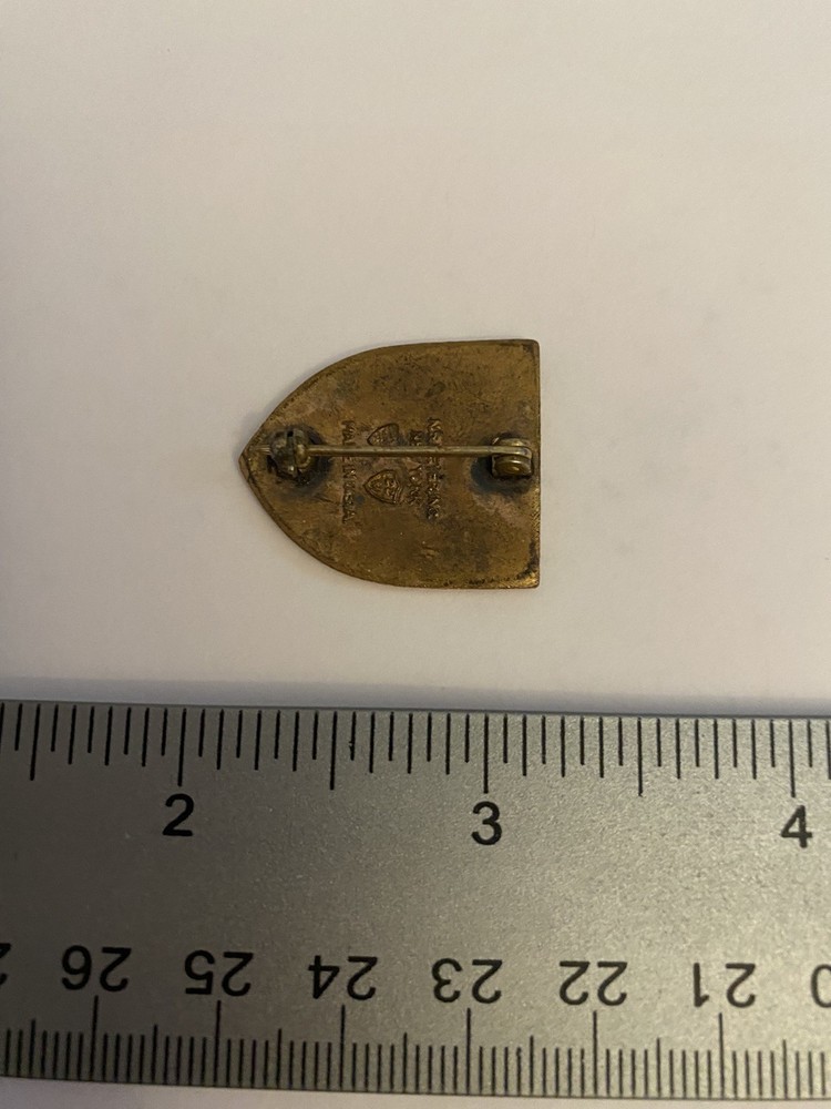 Army Shield Crest Lapel Pin P181