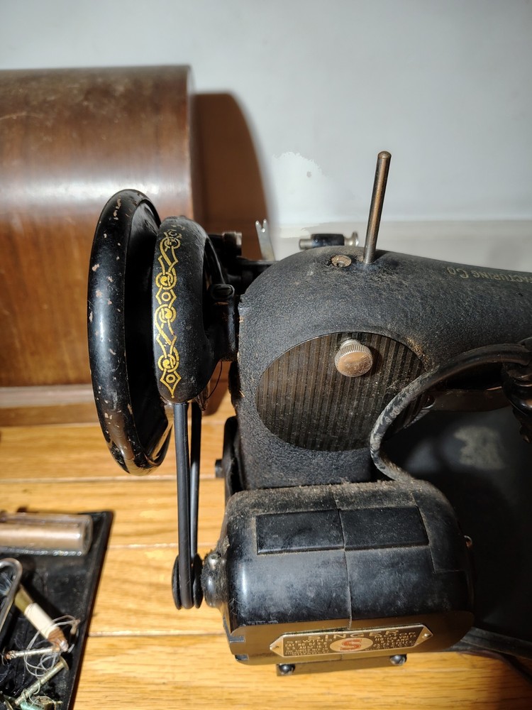 Singer 1950 #128 Sewing Machine /Working With Case