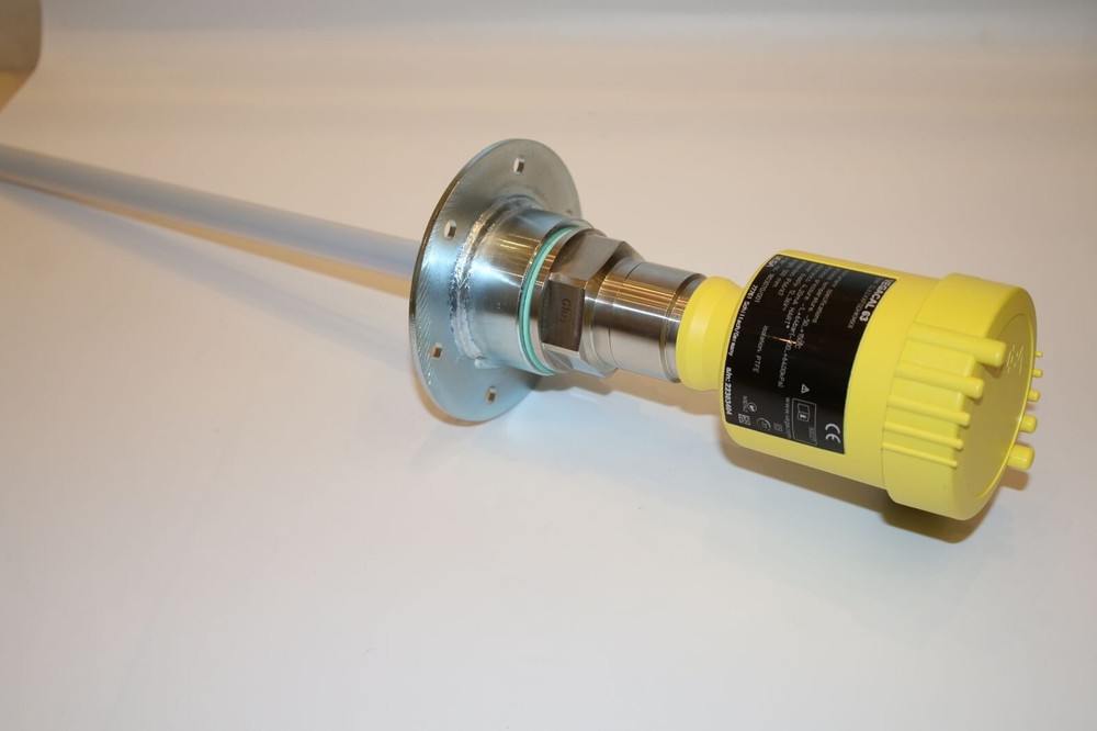 VEGACAL 63 Capacitive rod probe for continuous level Radar sensor Germany